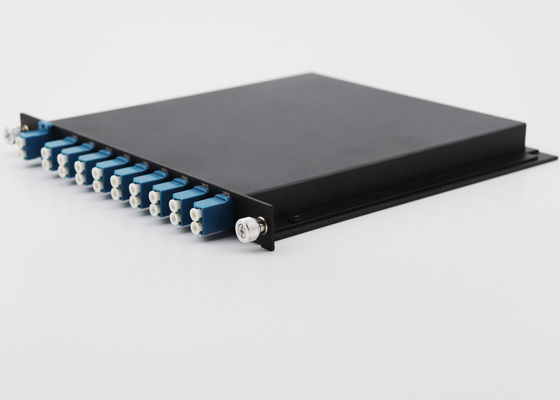 Το ανώτατο IL 2.5dB 1U παθητικό Cwdm ράφι πολυδιαυλωτών UPG τοποθετεί 8 το διάστημα καναλιών καναλιών 20nm προμηθευτής